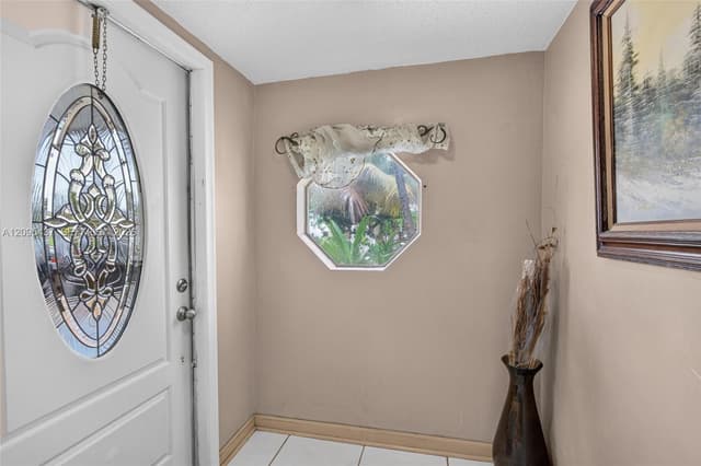 8508 Long Acre Dr, Miramar FL 33025 - Miramar, FL - Photo 6