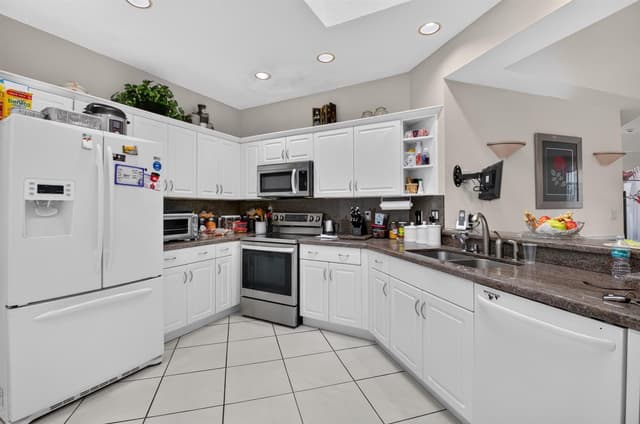 12598 Crystal Pointe Drive # D, Boynton Beach FL 33437 - Boynton Beach, FL - Photo 5