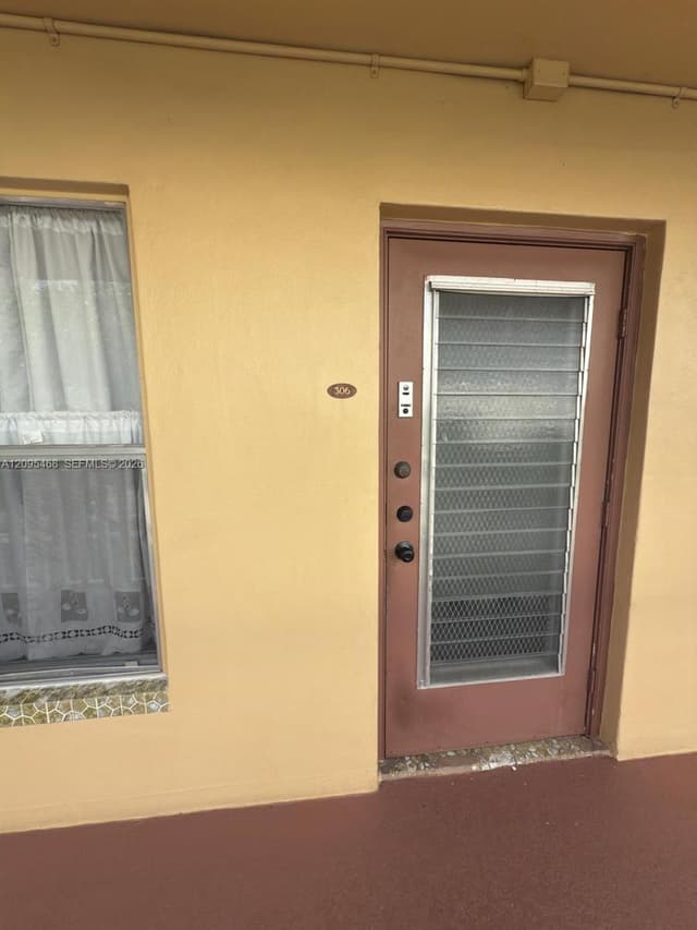 5800 NW 64th Ave # 306, Tamarac FL 33319 - Tamarac, FL - Photo 2