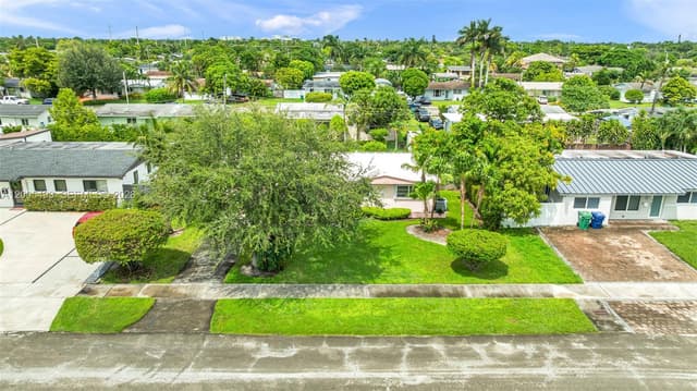10511 SW 53rd St, Miami FL 33165 - Miami, FL - Photo 2