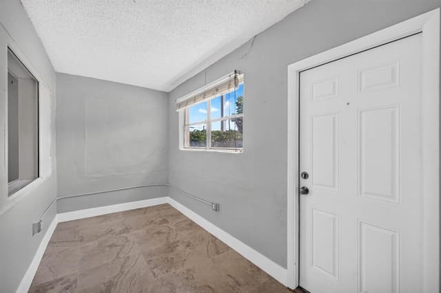 2731 NW 6TH Court, Fort Lauderdale FL 33311 - Fort Lauderdale, FL - Photo 3