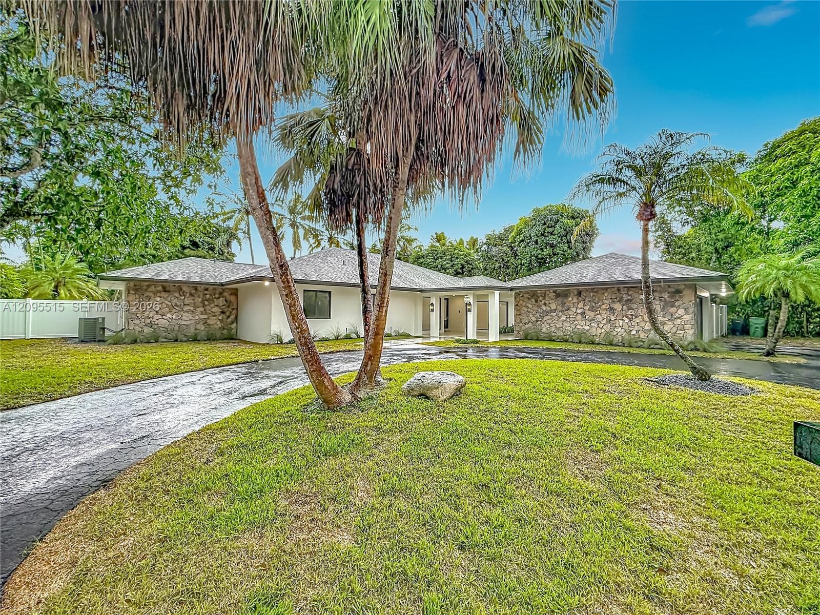 15804 SW 82nd Ct, Palmetto Bay FL 33157 - Palmetto Bay, FL - Photo 1
