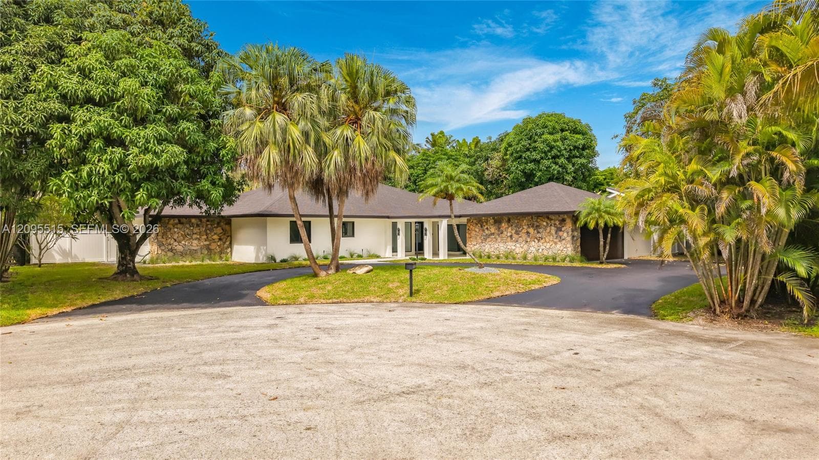15804 SW 82nd Ct, Palmetto Bay FL 33157