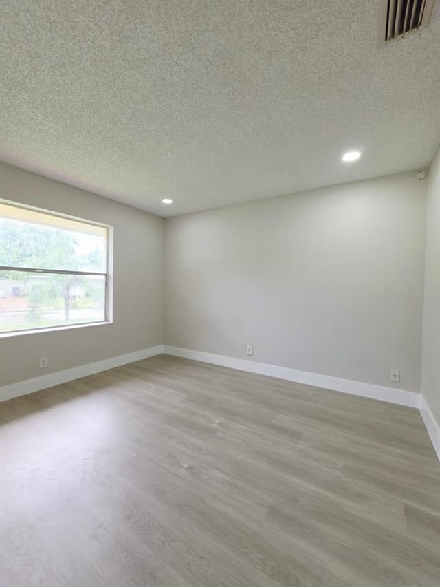 6117 Blue Grass Circle, Lake Worth FL 33463 - Lake Worth, FL - Photo 6