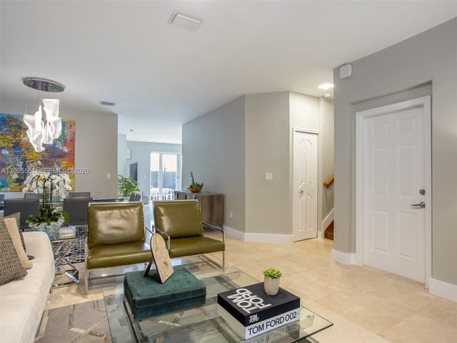 11480 NW 81st Ter, Doral FL 33178 - Doral, FL - Photo 5