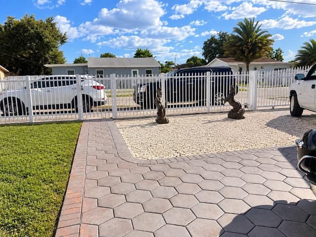 2451 NW 104th St, Miami FL 33147 - Miami, FL - Photo 2