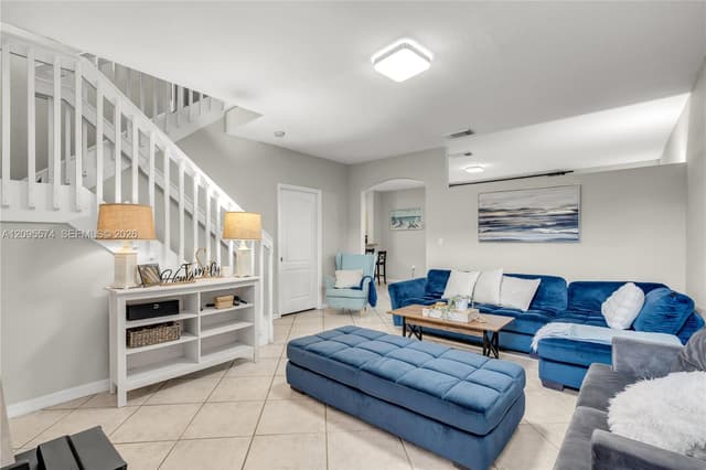 916 NW 135th Ter, Pembroke Pines FL 33028 - Pembroke Pines, FL - Photo 5
