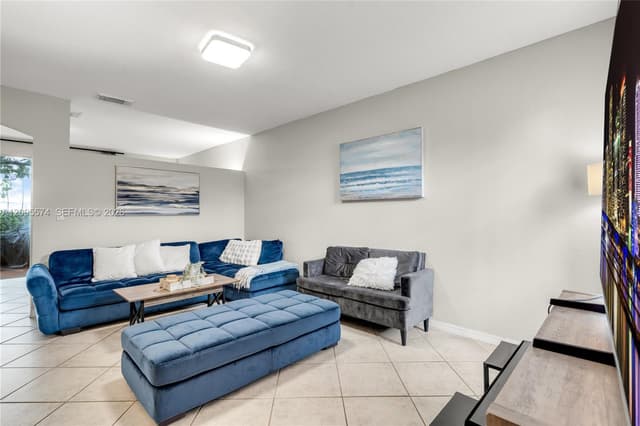 916 NW 135th Ter, Pembroke Pines FL 33028 - Pembroke Pines, FL - Photo 4