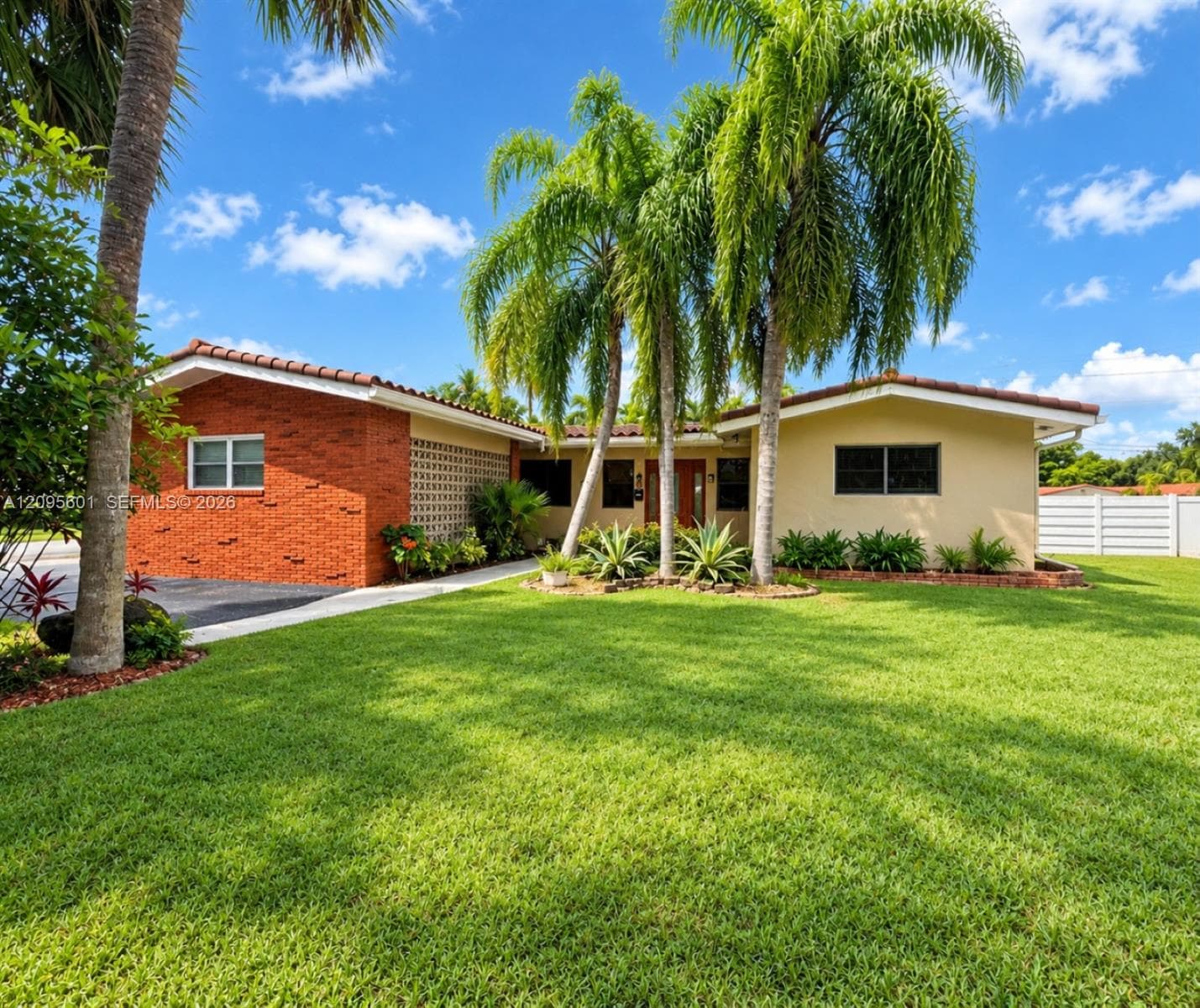 604 N Crescent Dr, Hollywood FL 33021 - Hollywood, FL - Photo 1