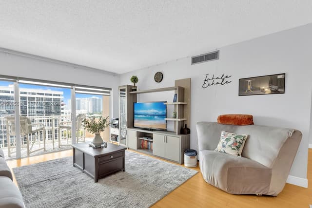 1985 S Ocean Dr # 10G, Hallandale Beach FL 33009 - Hallandale Beach, FL - Photo 4