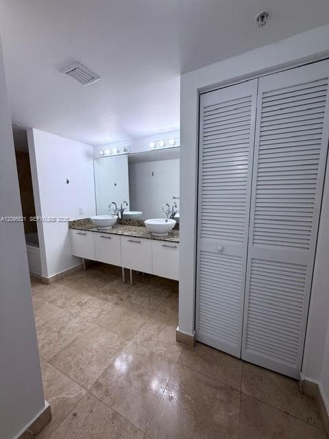 41 SE 5th St # 709, Miami FL 33131 - Miami, FL - Photo 2