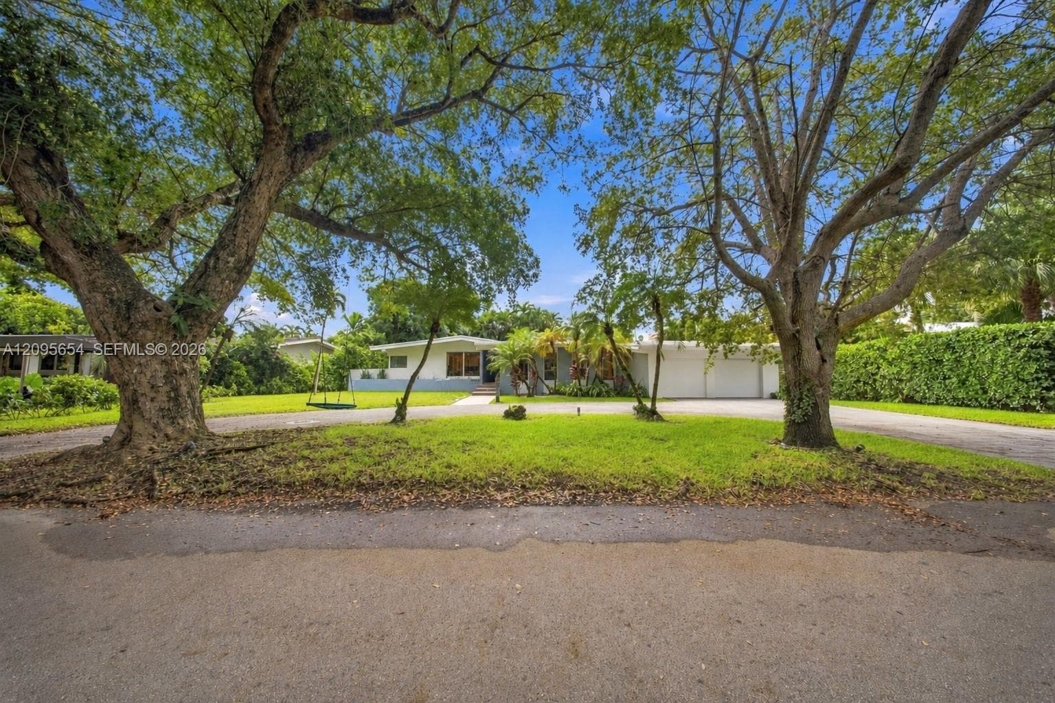 3680 Battersea Rd, Miami FL 33133 - Miami, FL - Photo 1