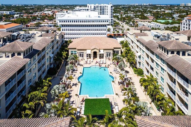 99 SE Mizner Boulevard, Boca Raton FL 33432 - Boca Raton, FL - Photo 2