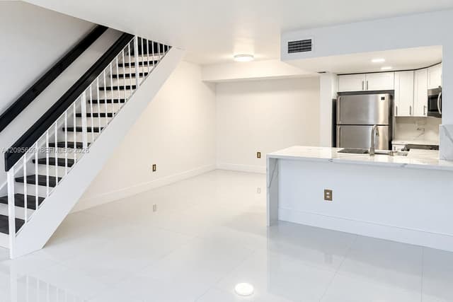 8630 NW 5th Ter # 208, Miami FL 33126 - Miami, FL - Photo 2