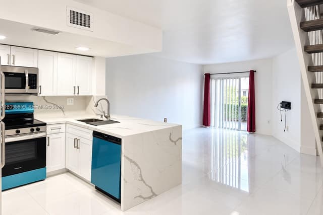 8630 NW 5th Ter # 208, Miami FL 33126 - Miami, FL - Photo 5