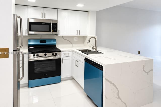 8630 NW 5th Ter # 208, Miami FL 33126 - Miami, FL - Photo 4