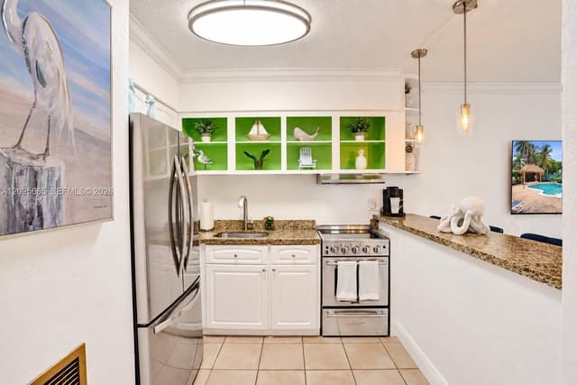 2124 NE 5th Ave # 107, Wilton Manors FL 33305 - Wilton Manors, FL - Photo 6