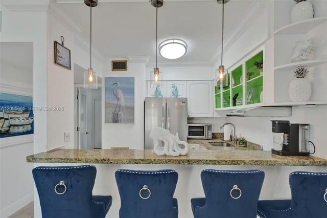 2124 NE 5th Ave # 107, Wilton Manors FL 33305 - Wilton Manors, FL - Photo 3