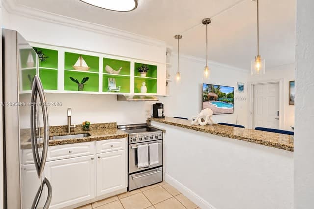 2124 NE 5th Ave # 107, Wilton Manors FL 33305 - Wilton Manors, FL - Photo 5