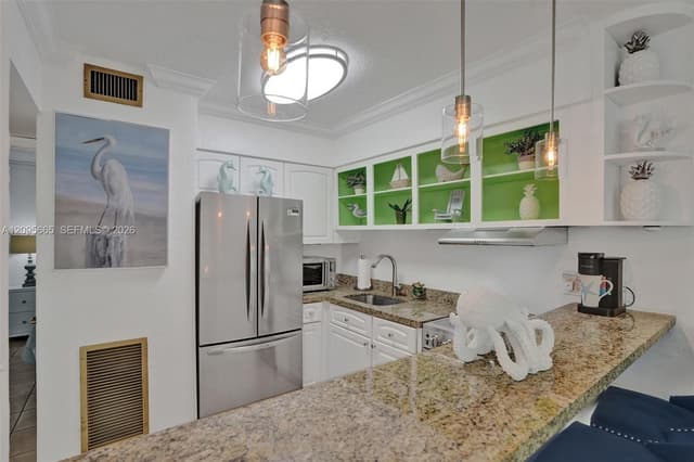 2124 NE 5th Ave # 107, Wilton Manors FL 33305 - Wilton Manors, FL - Photo 4