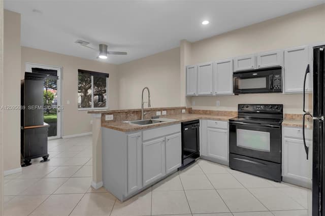 21007 NW 14th Pl # 6, Miami Gardens FL 33169 - Miami Gardens, FL - Photo 5