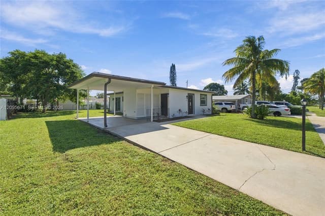 1944 Baythorne Rd, West Palm Beach FL 33415 - West Palm Beach, FL - Photo 2