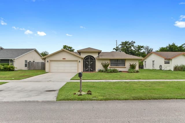 9585 Lancaster Place, Boca Raton FL 33434 - Boca Raton, FL - Photo 2
