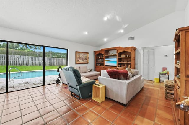 9585 Lancaster Place, Boca Raton FL 33434 - Boca Raton, FL - Photo 5