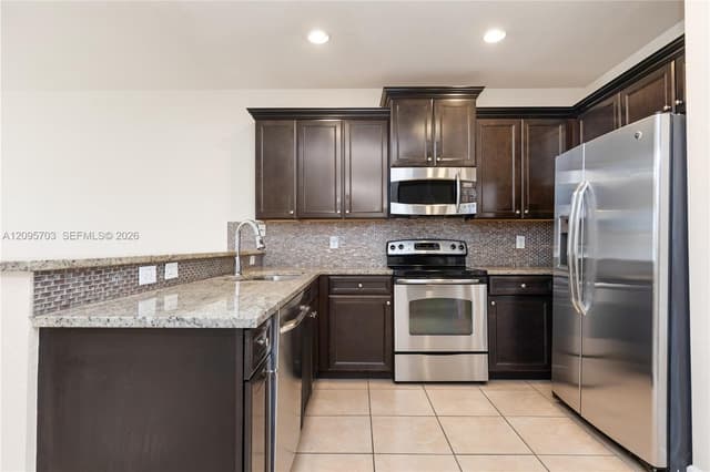 8965 NW 98th Ave, Doral FL 33178 - Doral, FL - Photo 6