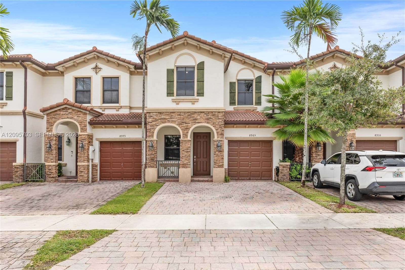 8965 NW 98th Ave, Doral FL 33178