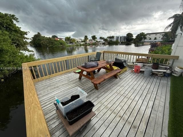 1369 W 69th St, Hialeah FL 33014 - Hialeah, FL - Photo 7