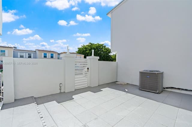 1369 W 69th St, Hialeah FL 33014 - Hialeah, FL - Photo 3