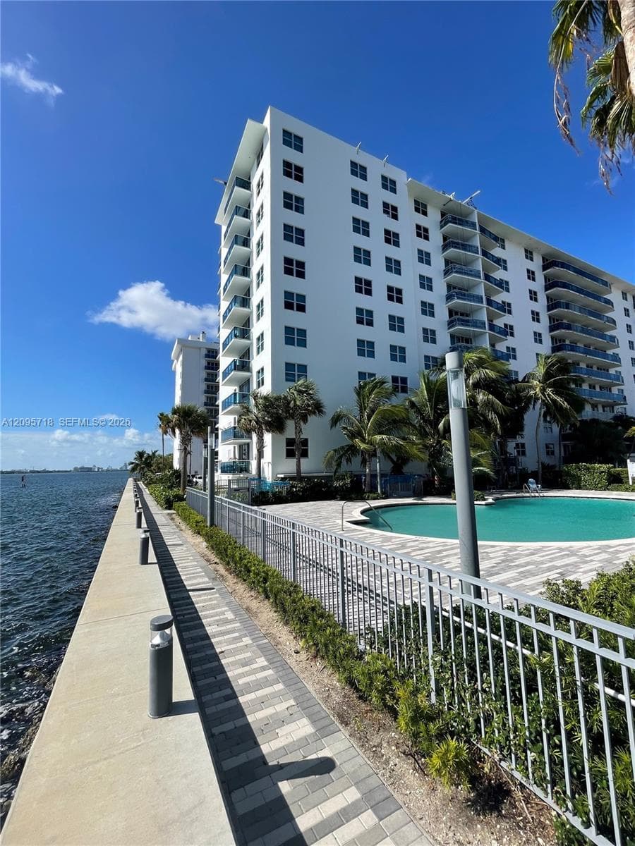 7501 E Treasure Dr # 3P, North Bay Village FL 33141 - North Bay Village, FL - Photo 1