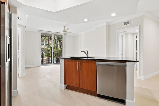 600 S Dixie Highway # 636, West Palm Beach FL 33401 - West Palm Beach, FL - Photo 2