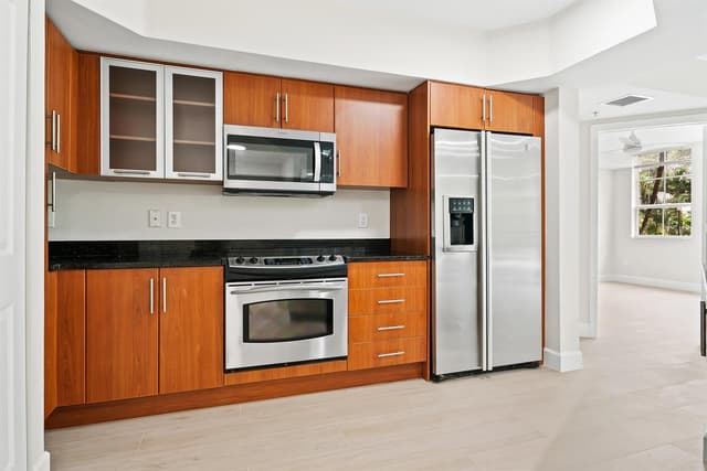 600 S Dixie Highway # 636, West Palm Beach FL 33401 - West Palm Beach, FL - Photo 5