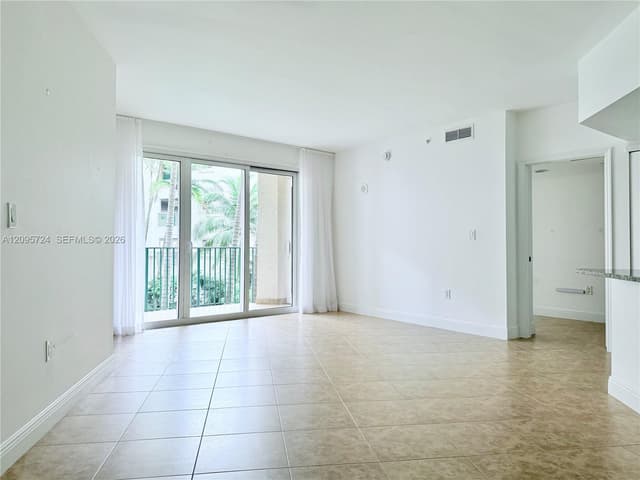 19900 E Country Club Dr # 216, Aventura FL 33180 - Aventura, FL - Photo 2
