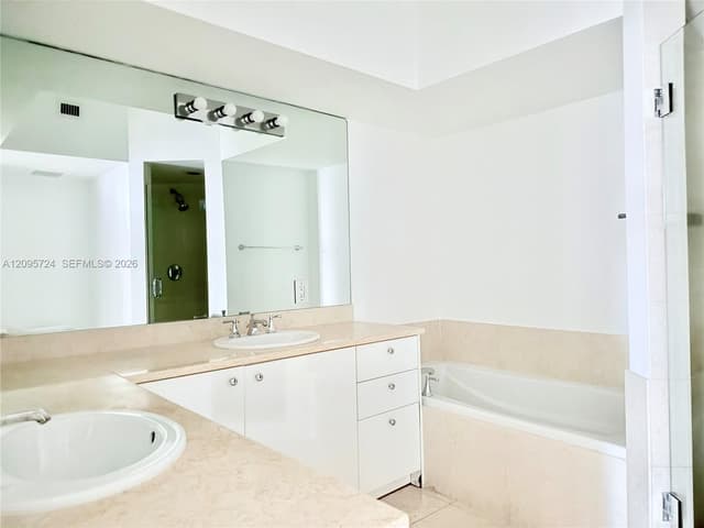 19900 E Country Club Dr # 216, Aventura FL 33180 - Aventura, FL - Photo 6