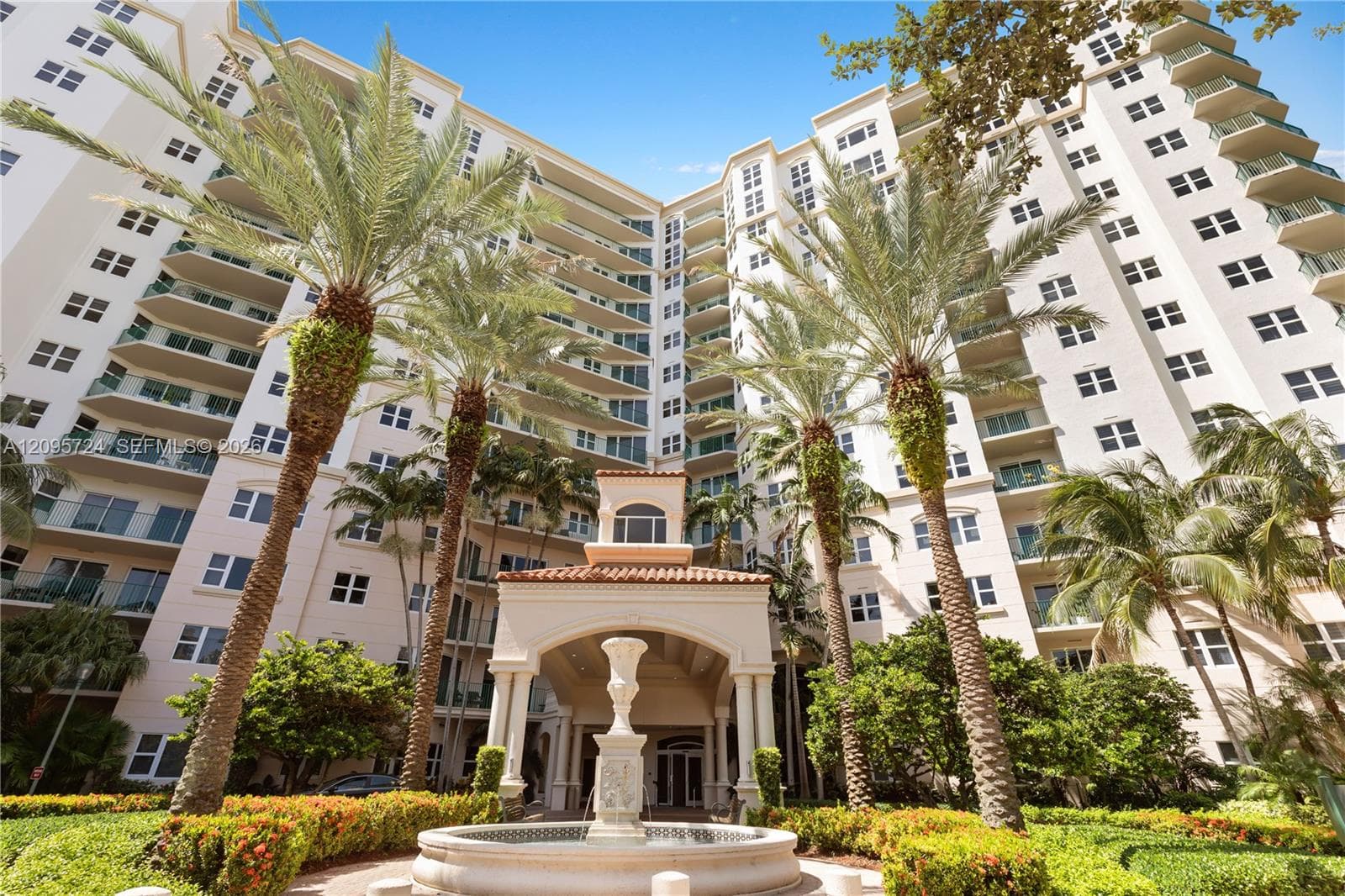 19900 E Country Club Dr # 216, Aventura FL 33180 - Aventura, FL - Photo 1