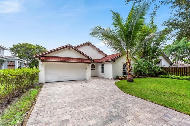 3145 W Quayside Drive, Hollywood FL 33026 - Hollywood, FL - Photo 2