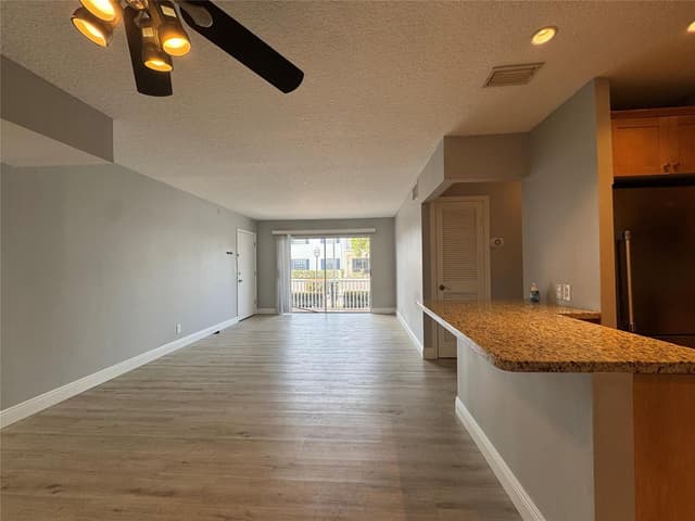 160 CYPRESS CLUB Drive # 607, Pompano Beach FL 33060 - Pompano Beach, FL - Photo 7