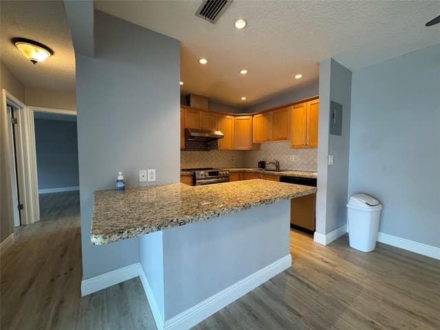 160 CYPRESS CLUB Drive # 607, Pompano Beach FL 33060 - Pompano Beach, FL - Photo 4