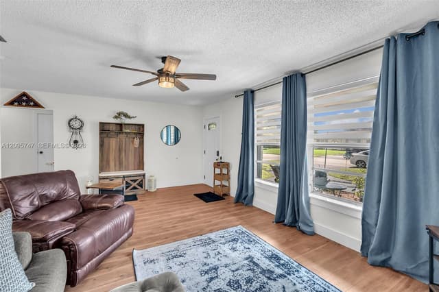 9261 NW 24th Pl, Sunrise FL 33322 - Sunrise, FL - Photo 5