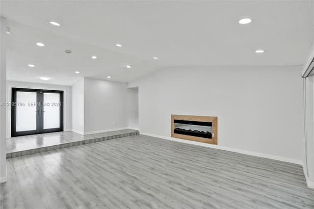 20102 NW 62nd Ave, Hialeah FL 33015 - Hialeah, FL - Photo 5