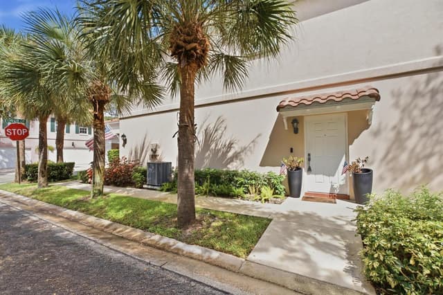 44 LIVE OAK Circle, Tequesta FL 33469 - Tequesta, FL - Photo 4