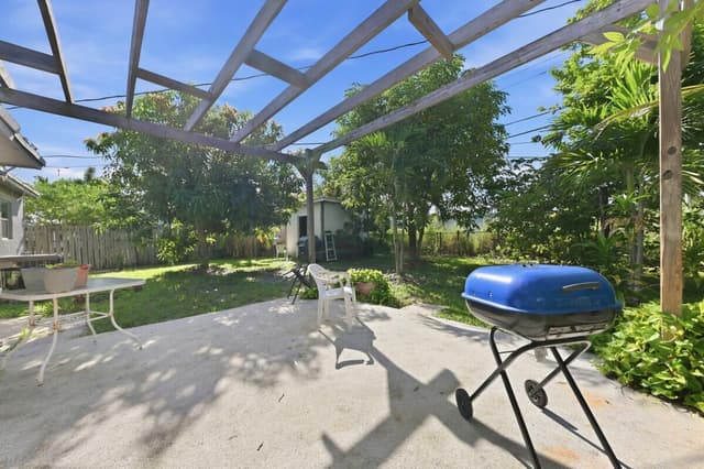 1209 W 26th Court, West Palm Beach FL 33404 - West Palm Beach, FL - Photo 5