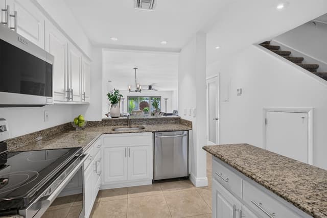 547 NE 7th Avenue, Fort Lauderdale FL 33301 - Fort Lauderdale, FL - Photo 7
