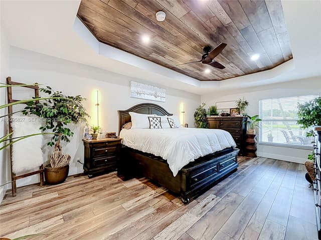 9889 Agnello St, Lake Worth FL 33467 - Lake Worth, FL - Photo 6
