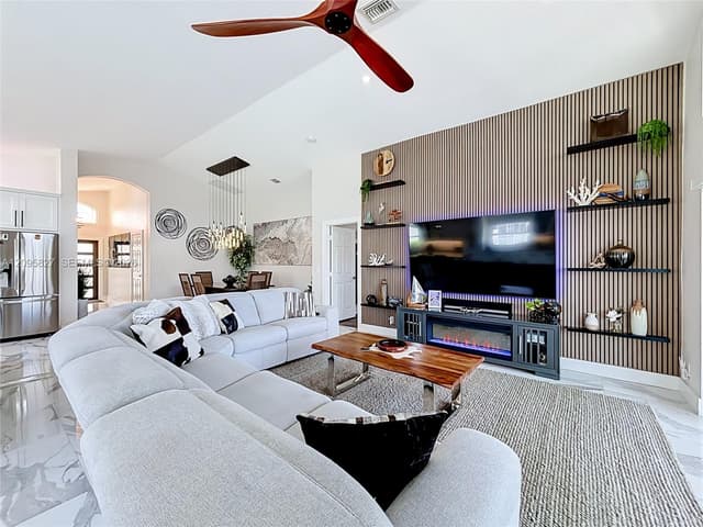 9889 Agnello St, Lake Worth FL 33467 - Lake Worth, FL - Photo 5