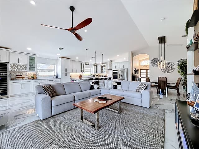 9889 Agnello St, Lake Worth FL 33467 - Lake Worth, FL - Photo 4