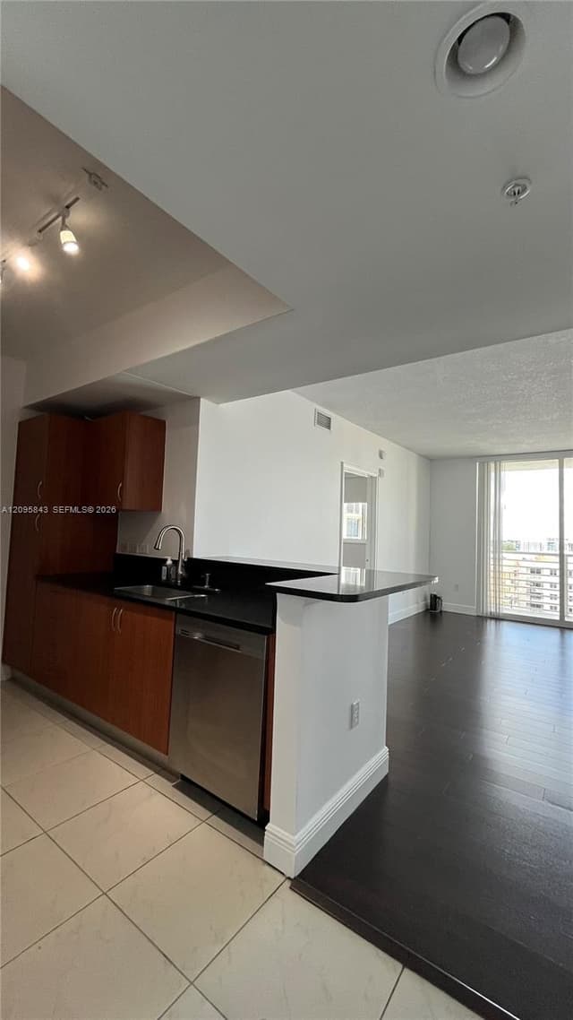 18800 NE 29th Ave # 1023, Aventura FL 33180 - Aventura, FL - Photo 4